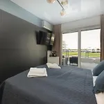Apartament Grey - - Basen - - Parking- Taras Dziwnów