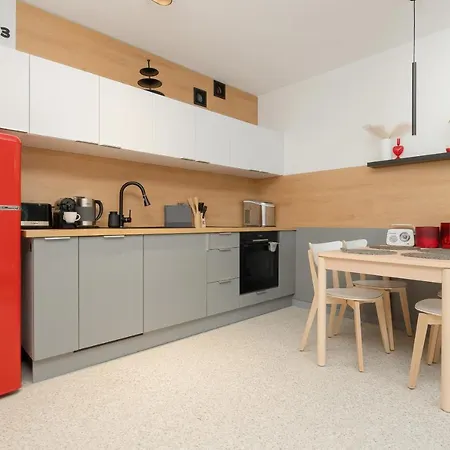 Apartment Grey - - Basen - - Parking- Taras Dziwnow