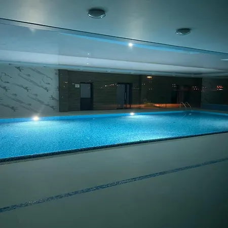 Grey - - Basen - - Parking- Taras