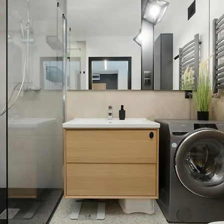 Grey - - Basen - - Parking- Taras *