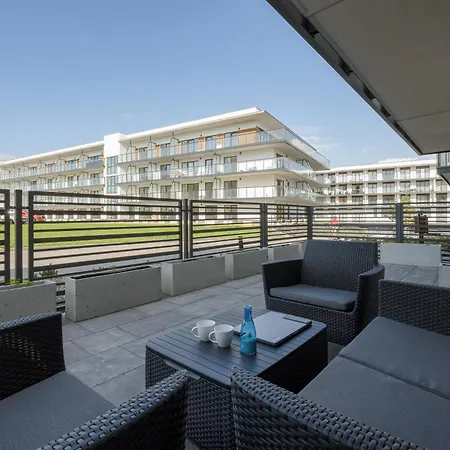 Grey - - Basen - - Parking- Taras * Dziwnów