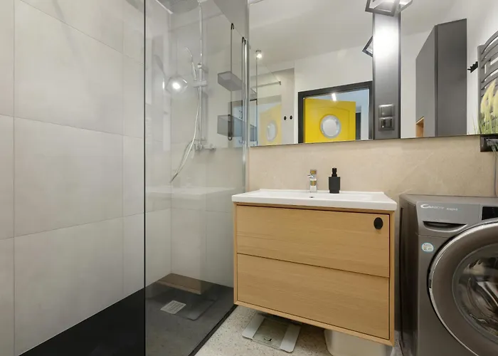 Grey - - Basen - - Parking- Taras Dziwnów