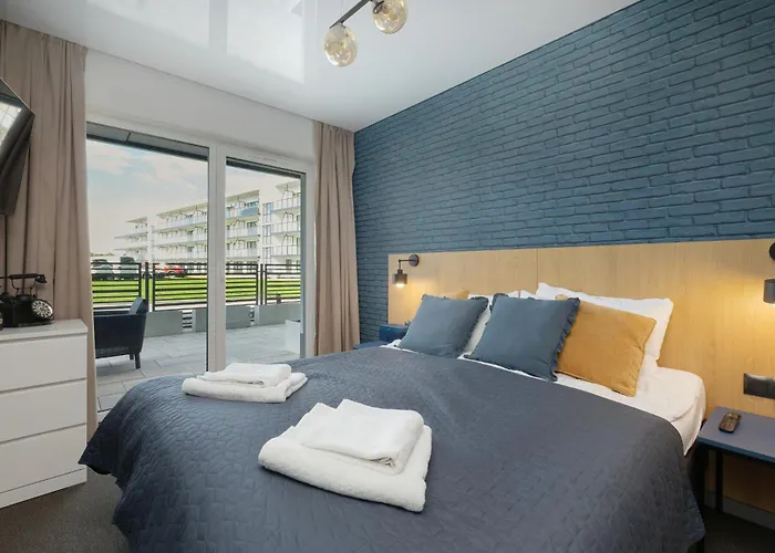 Grey - - Basen - - Parking- Taras