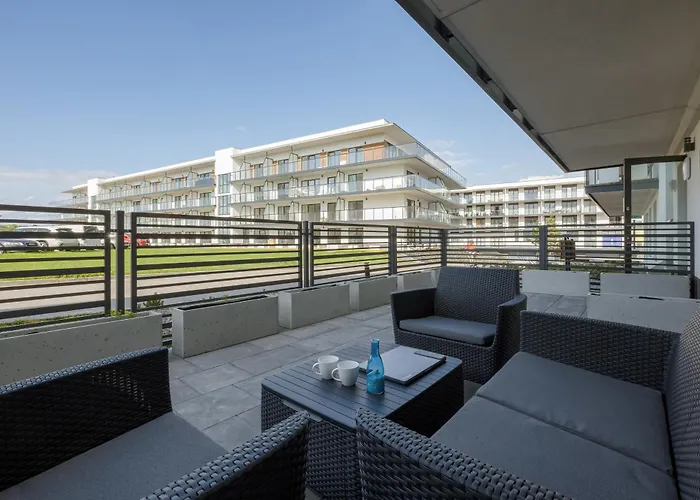 Grey - - Basen - - Parking- Taras * Dziwnów