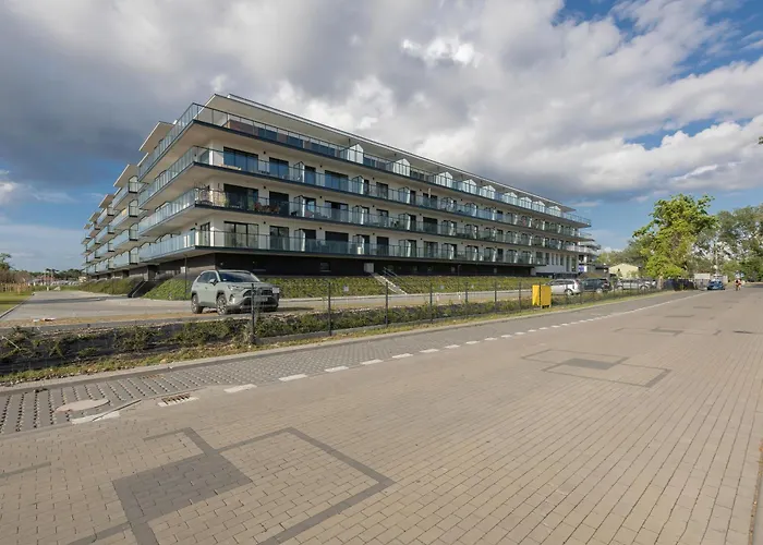 Grey - - Basen - - Parking- Taras Apartamento Dziwnów